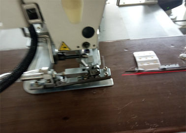 Chine Points de la machine à coudre 8000 de sous-vêtements de modèle de soutien-gorge avec le moteur servo fournisseur