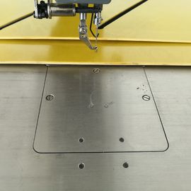 Chine Modèle commandé par ordinateur résistant en cuir industriel de machine à coudre de tapisserie d'ameublement fournisseur