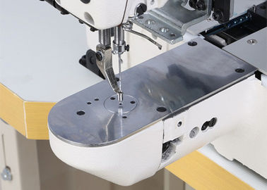 Machine piquante automatisée résistante, machine à coudre guidée par ordinateur blanc  fournisseur
